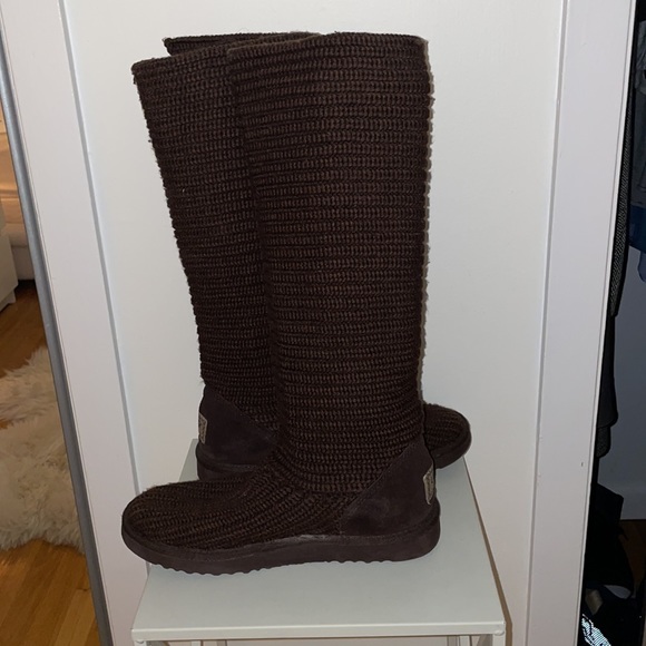 UGG Women's Classic Cardy Brown Boots - Picture 5 of 8